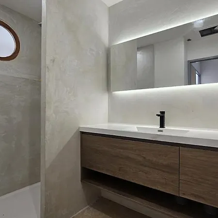 3 Bedroom Townhouse And Outdoor *